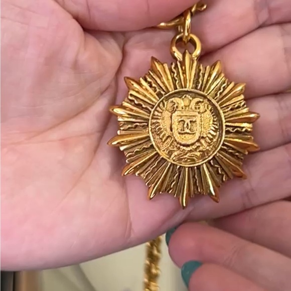 Auth CHANEL Sunburst Necklace - Picture 2 of 3